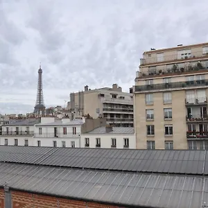 Отель Bleu De Grenelle - Tour Eiffel